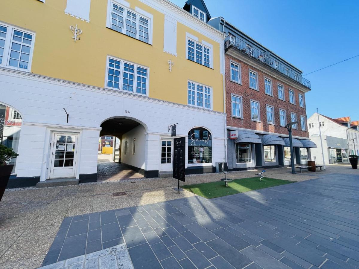 Aday - Charming Apartment In The Pedestrian Street Of Frederikshavn Buitenkant foto