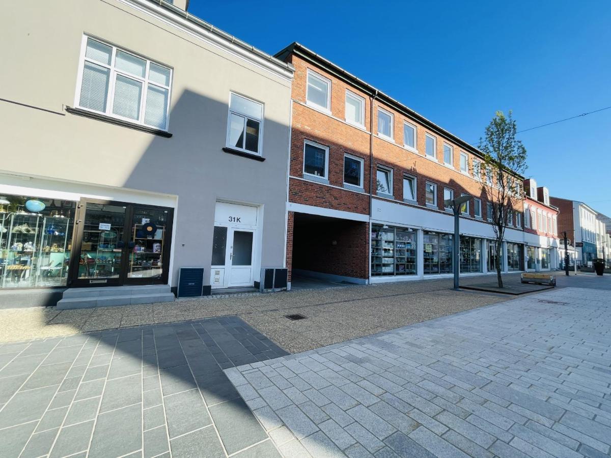Aday - Charming Apartment In The Pedestrian Street Of Frederikshavn Buitenkant foto